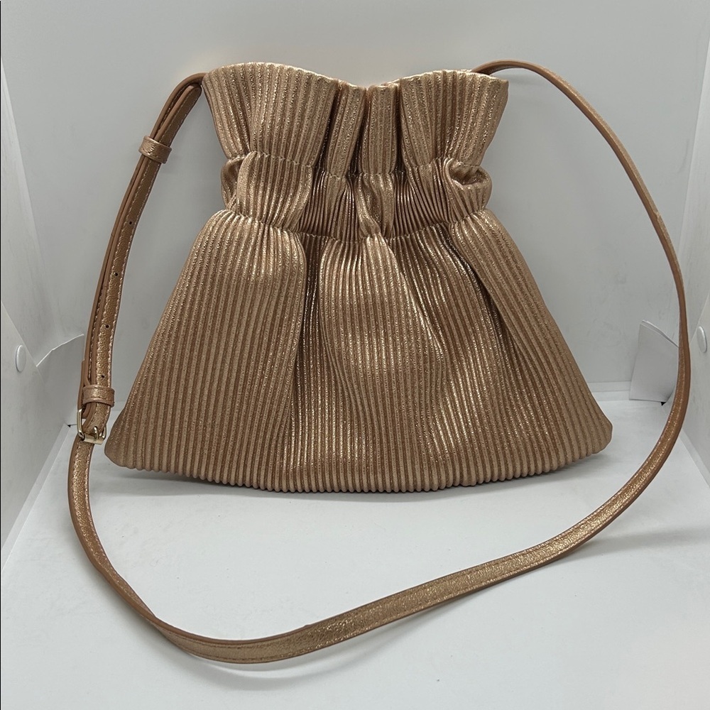 Elegant Street  Level Pink  Metallic  Women's Bag Excellent Condition.